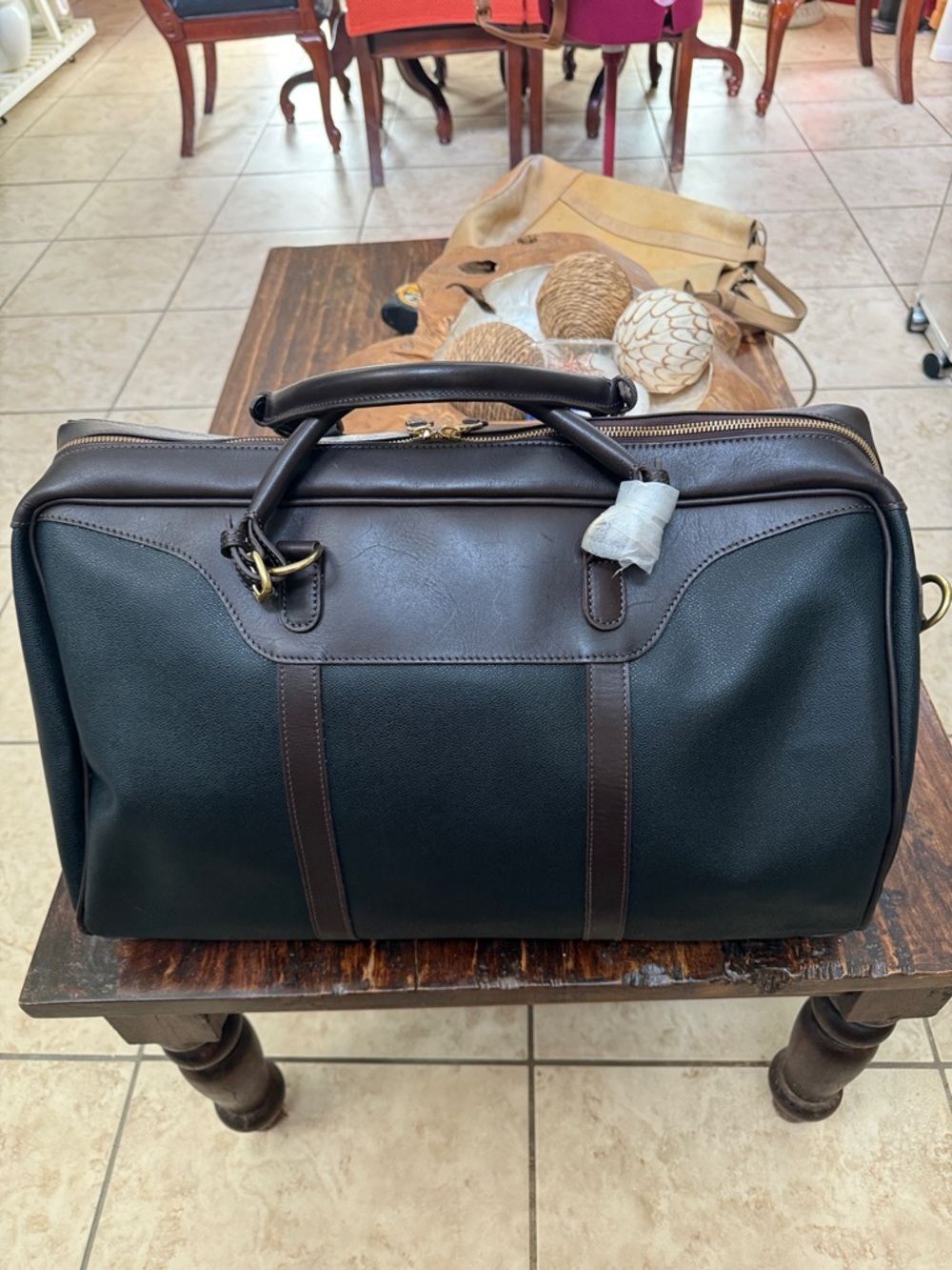 VINTAGE MULHOLLAND BROTHERS HANDMADE 100% LEATHER DUFFLE BAG. NWT - Picture 5 of 12